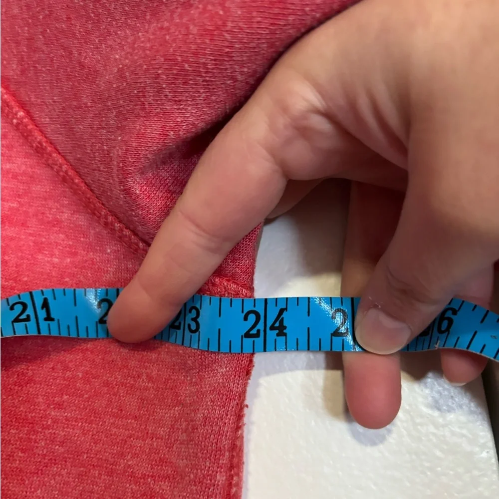 Womens Dayton Flyers Red Sweatshirt, size XL - Picture 5 of 6